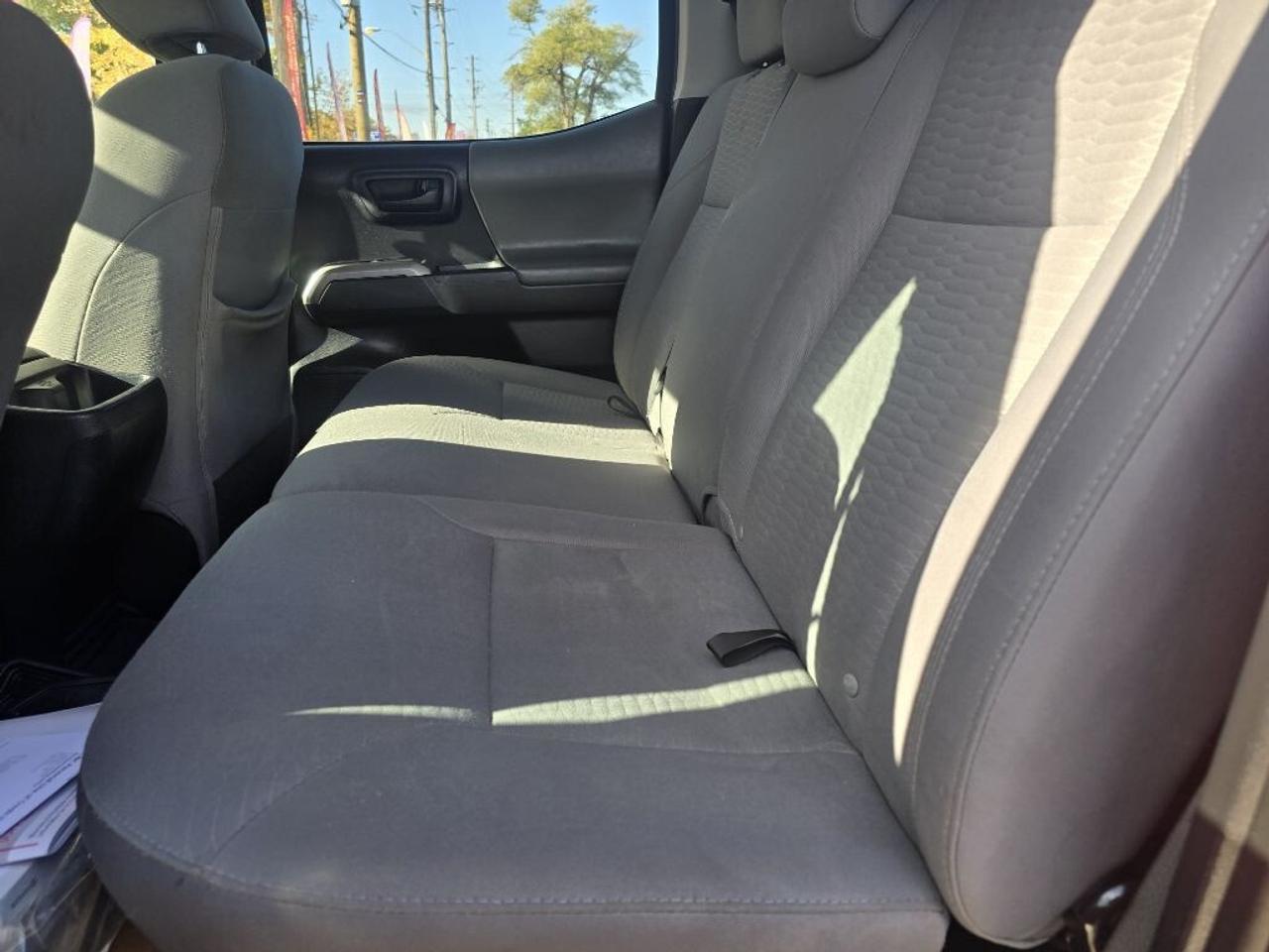 2019 Toyota Tacoma SR5 V6 4x4 DOUBLE Cab 6 ft. box 127.4 in. WB Autom Photo