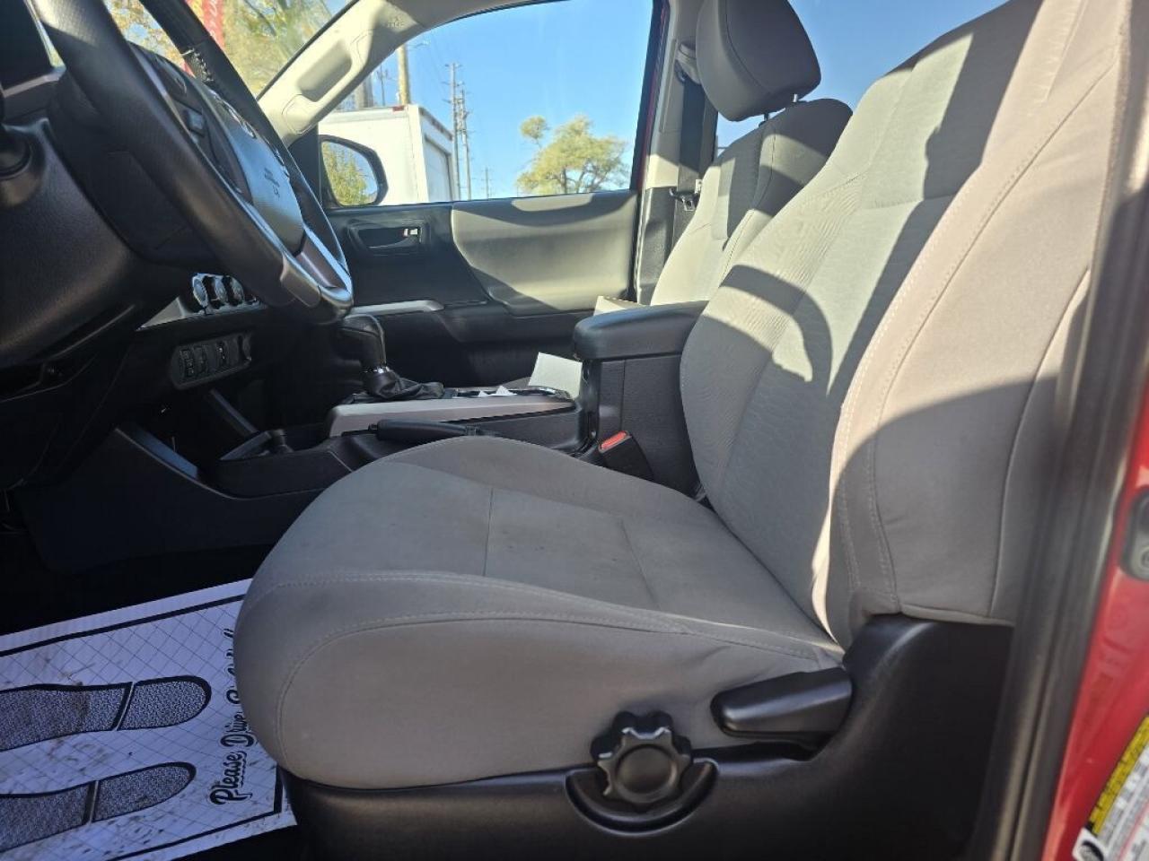 2019 Toyota Tacoma SR5 V6 4x4 DOUBLE Cab 6 ft. box 127.4 in. WB Autom Photo