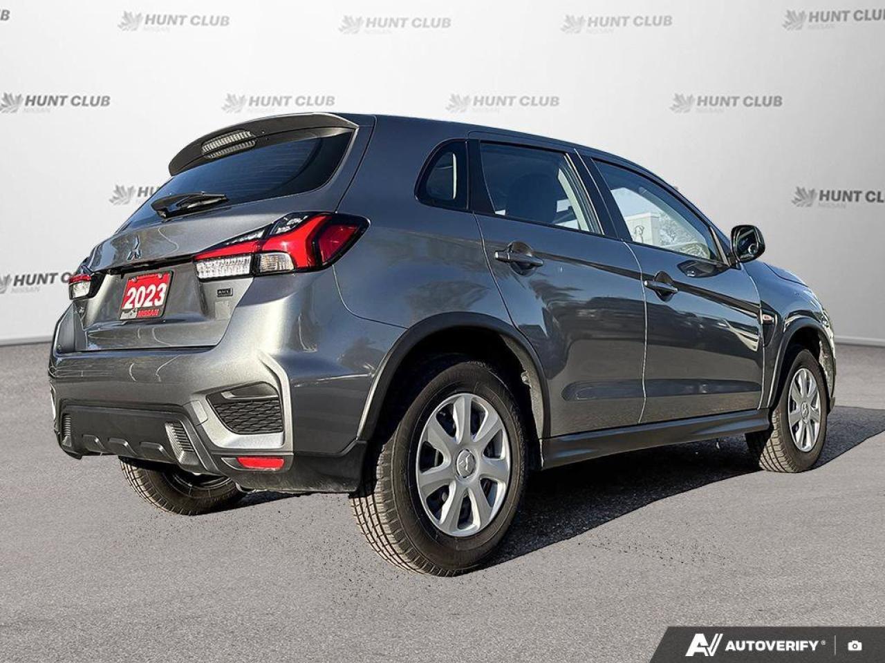 2023 Mitsubishi RVR ES Photo