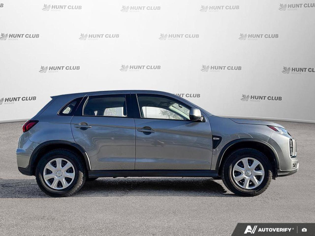 2023 Mitsubishi RVR ES Photo