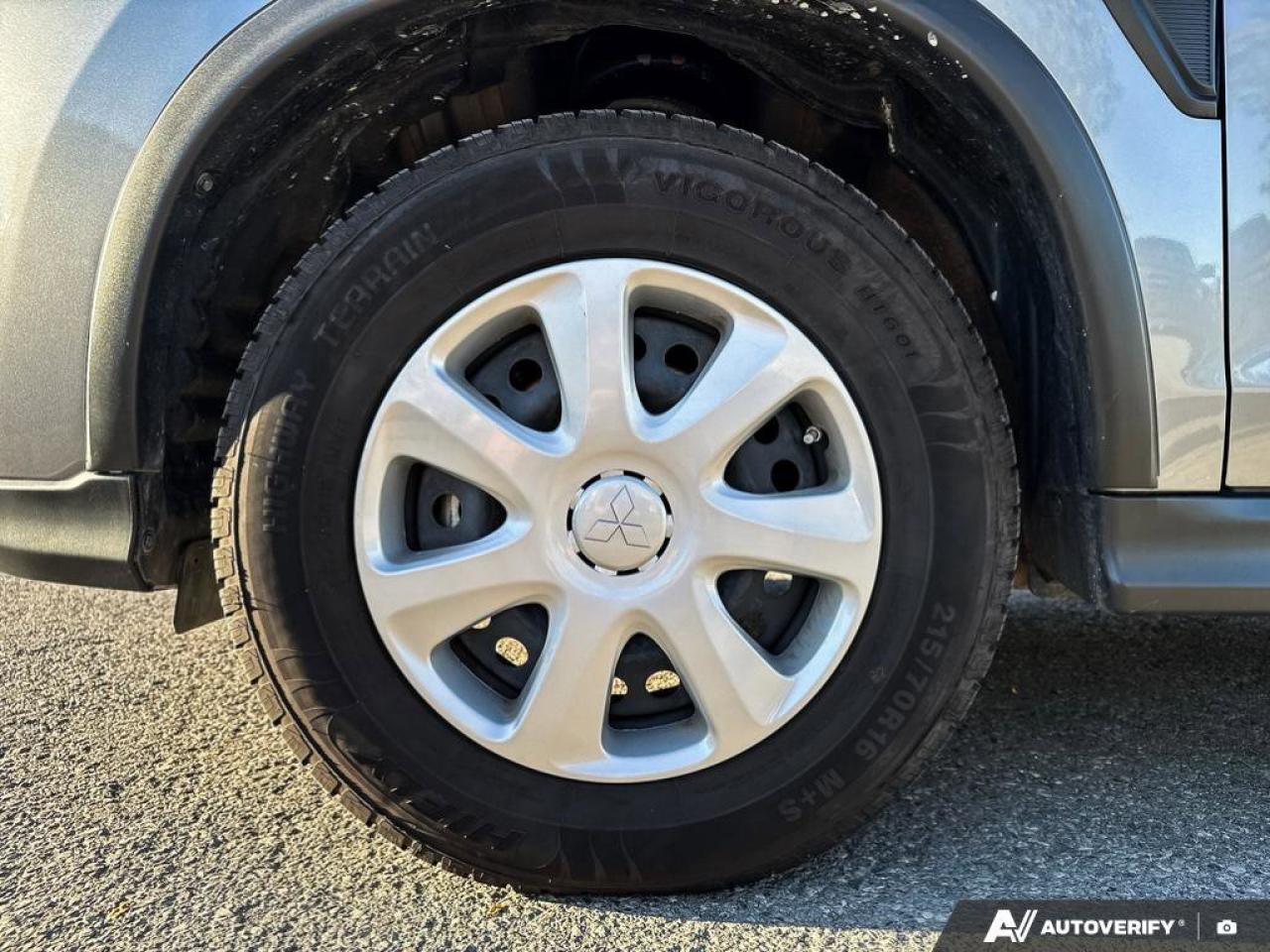 2023 Mitsubishi RVR ES Photo