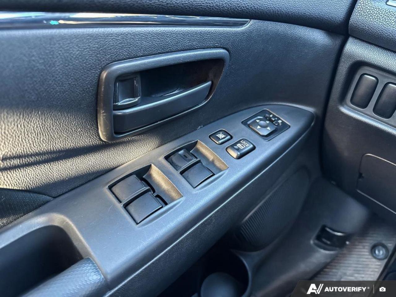 2023 Mitsubishi RVR ES Photo