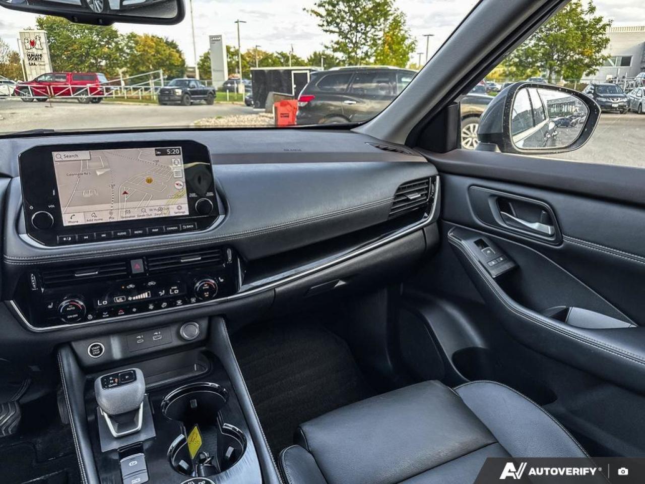 2023 Nissan Rogue SL Photo