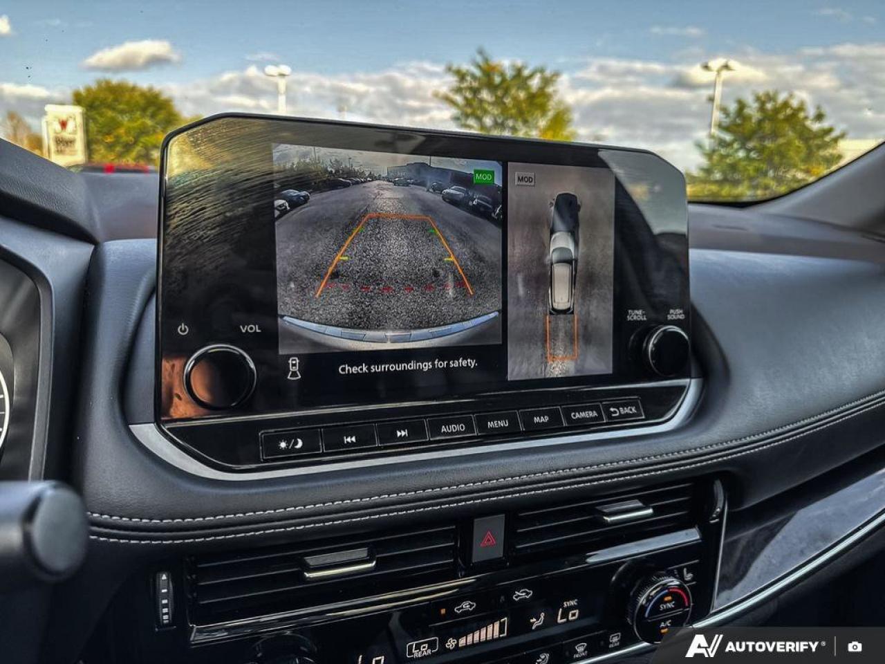 2023 Nissan Rogue SL Photo