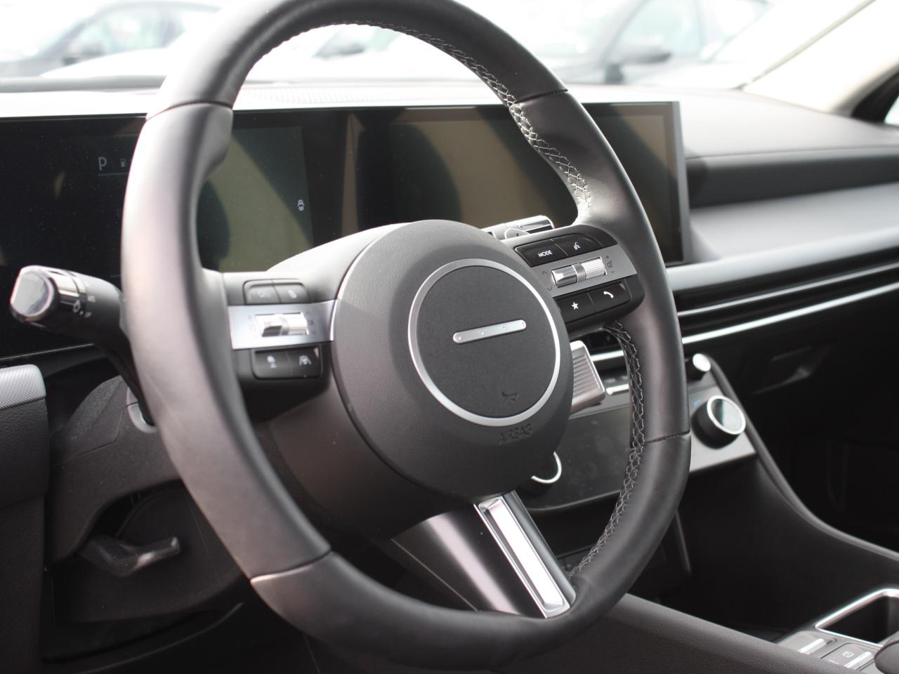 2025 Hyundai Sonata Preferred-Trend Demo/Bose Audio / Nav / Win Tires Photo