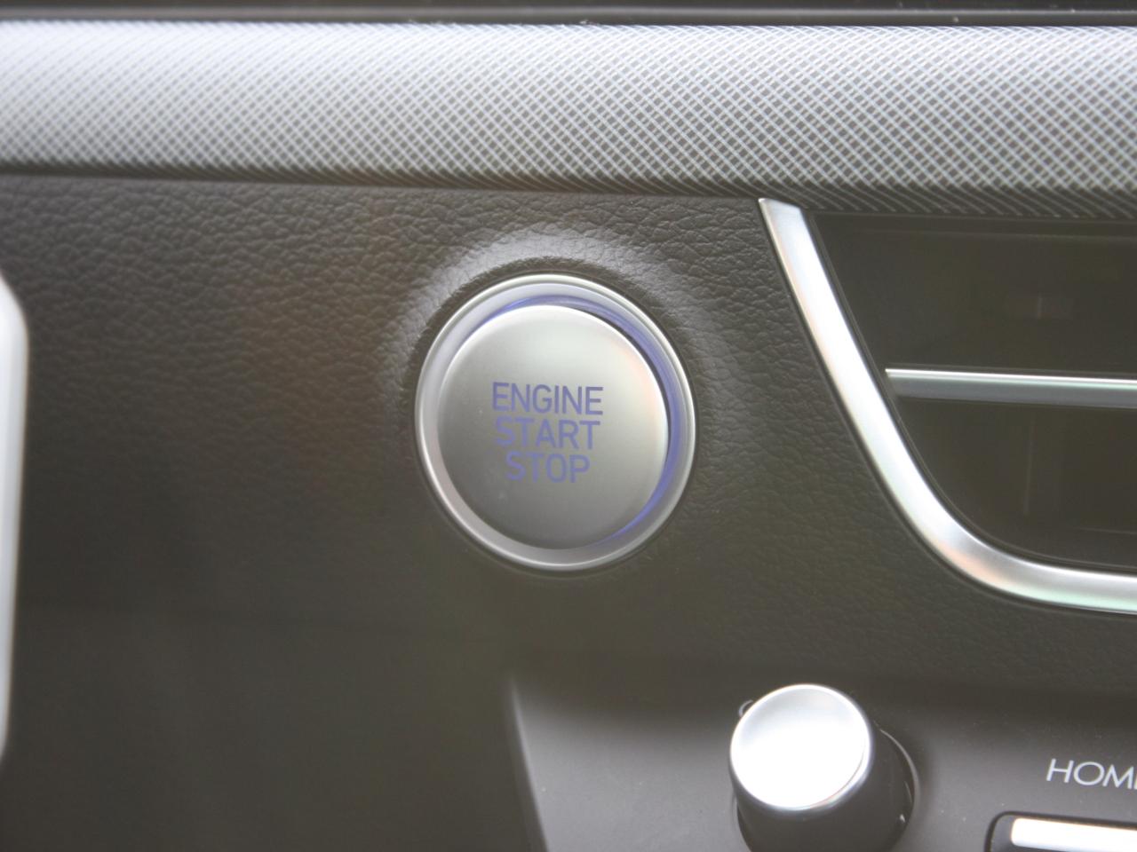 2025 Hyundai Sonata Preferred-Trend Demo/Bose Audio / Nav / Win Tires Photo