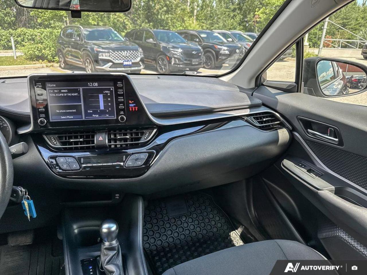 2022 Toyota C-HR  Photo