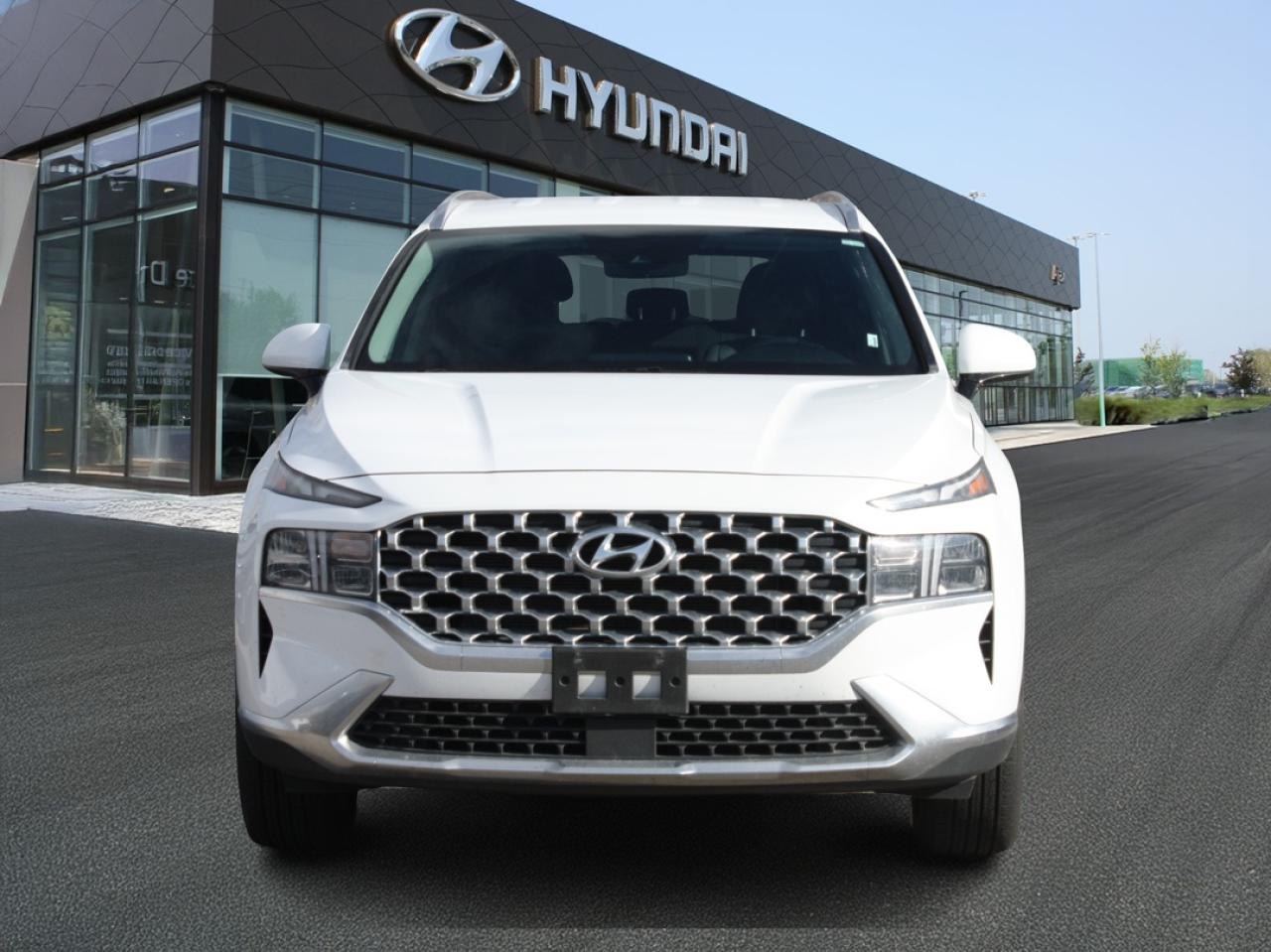2023 Hyundai Santa Fe Preferred AWD / Heated Seats / Blind Spot / Camera Photo