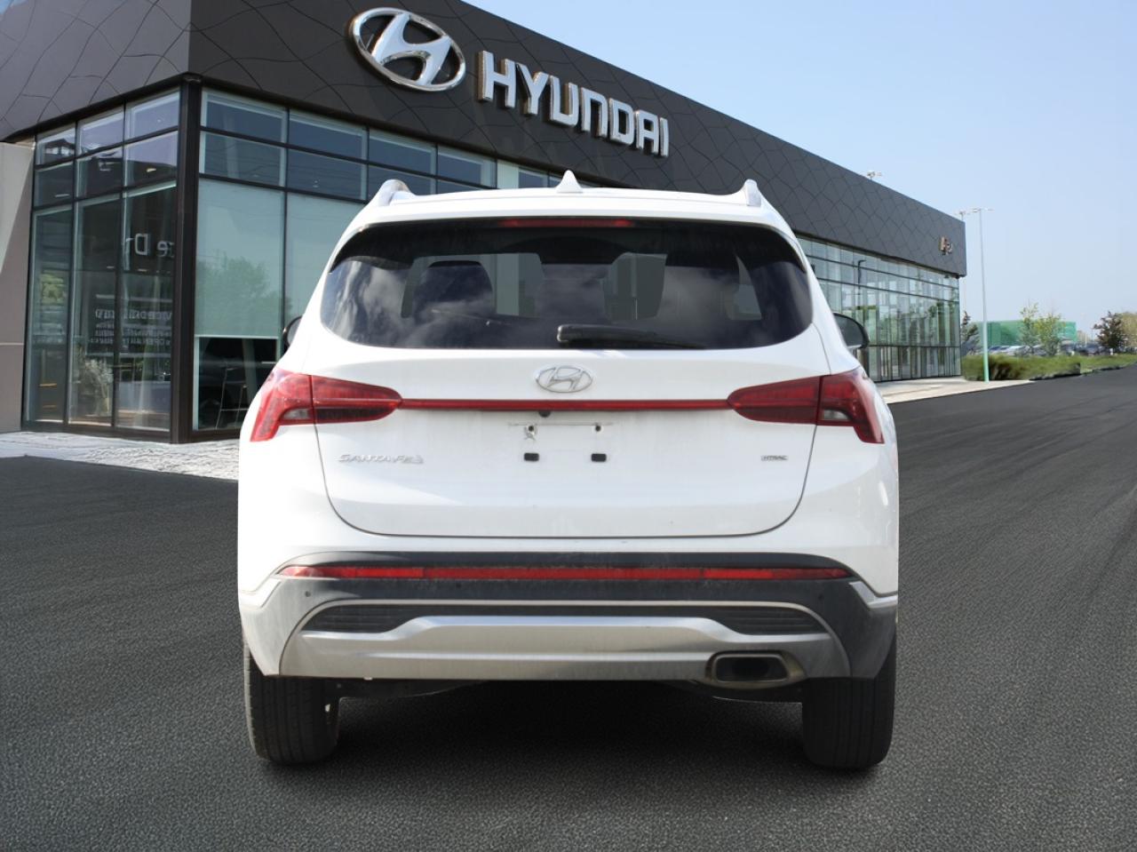 2023 Hyundai Santa Fe Preferred AWD / Heated Seats / Blind Spot / Camera Photo
