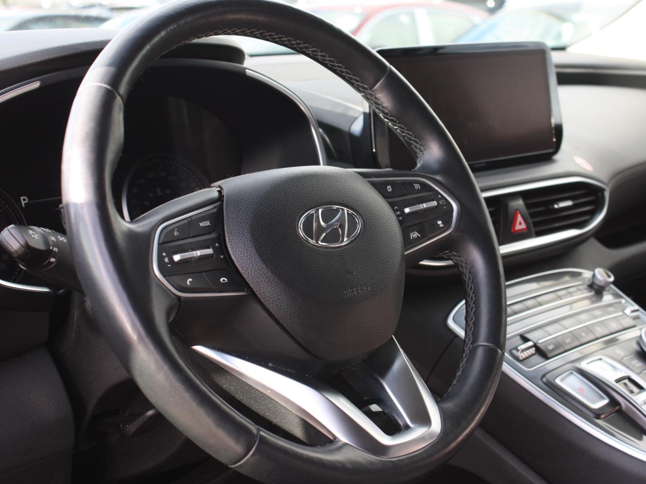 2023 Hyundai Santa Fe Preferred AWD / Heated Seats / Blind Spot / Camera Photo