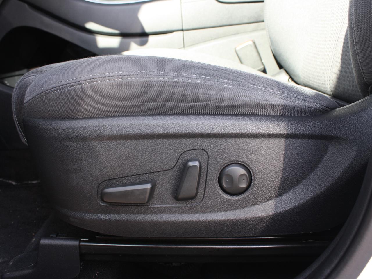 2023 Hyundai Santa Fe Preferred AWD / Heated Seats / Blind Spot / Camera Photo