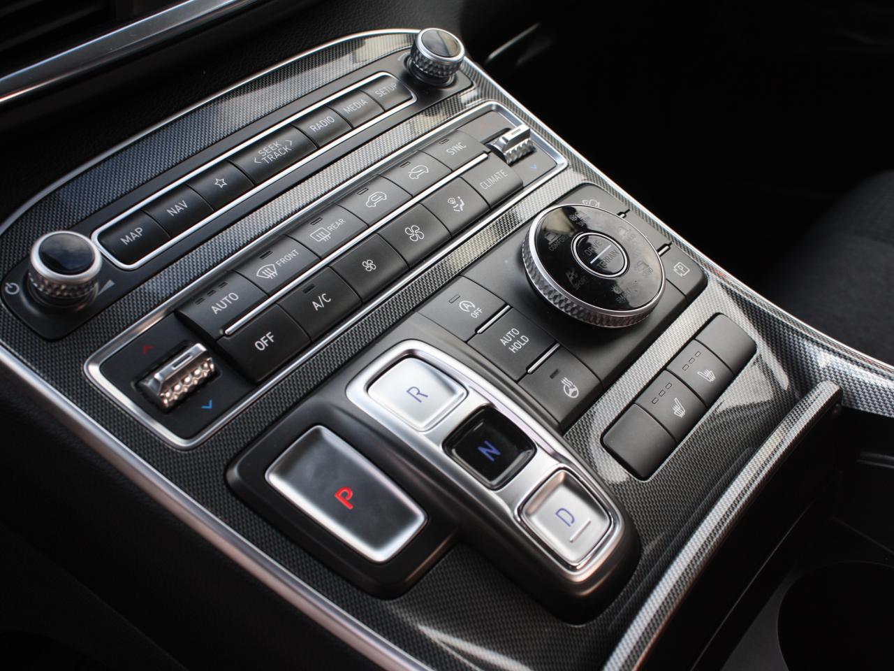 2023 Hyundai Santa Fe Preferred AWD / Heated Seats / Blind Spot / Camera Photo