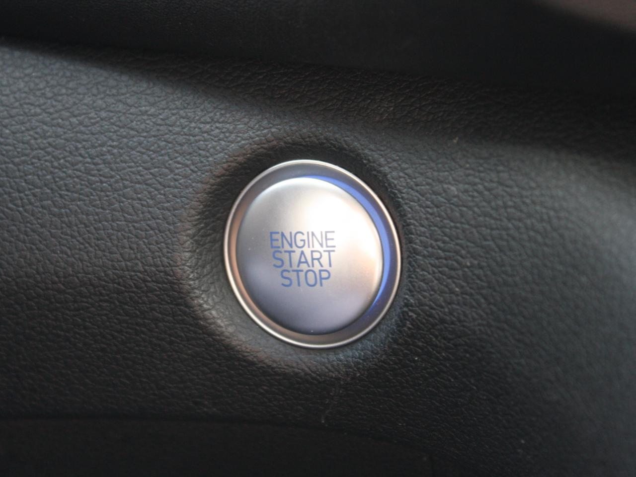 2023 Hyundai Santa Fe Preferred AWD / Heated Seats / Blind Spot / Camera Photo