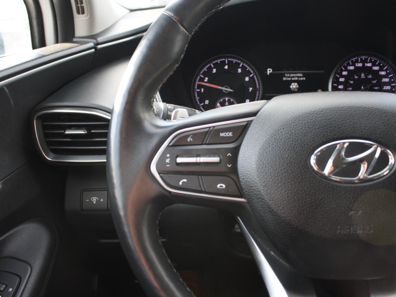 2023 Hyundai Santa Fe Preferred AWD / Heated Seats / Blind Spot / Camera Photo