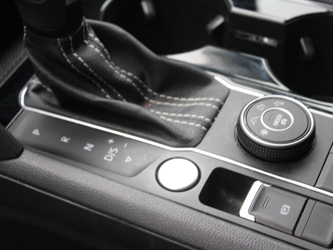 2022 Volkswagen Atlas Highline /4MOTION / Leather / Heated Seats /Sunrf Photo