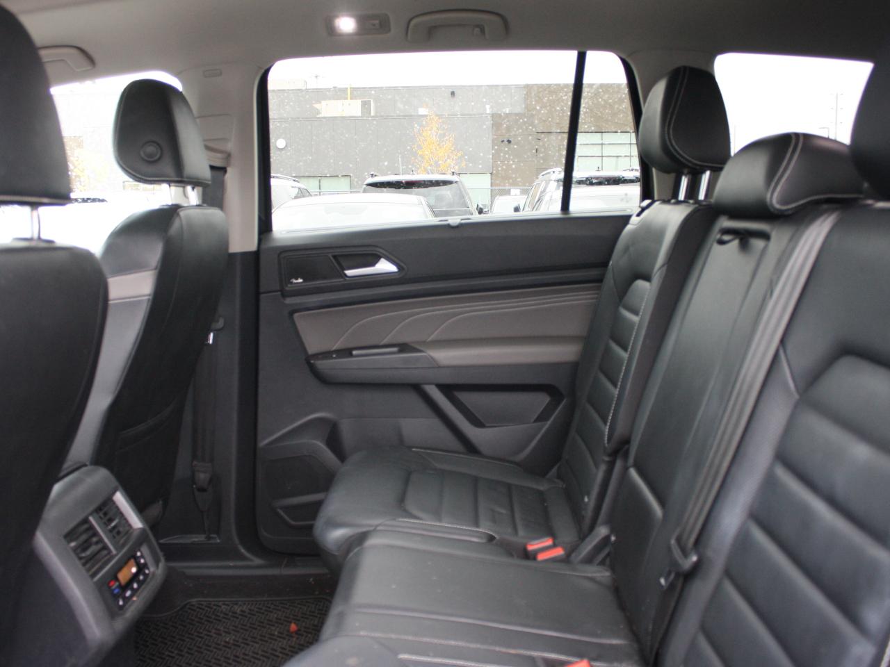 2022 Volkswagen Atlas Highline /4MOTION / Leather / Heated Seats /Sunrf Photo