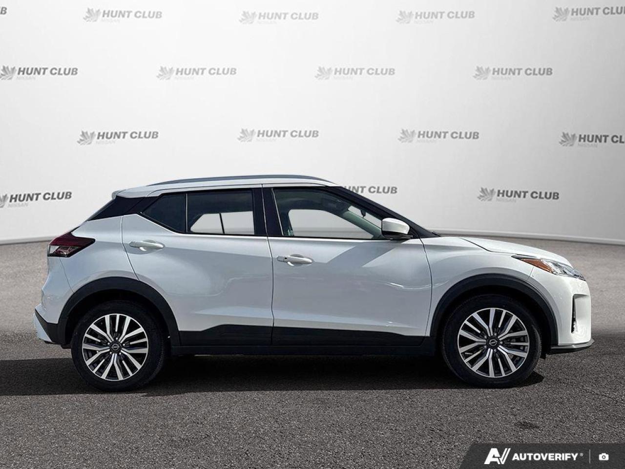 2023 Nissan Kicks SV Photo