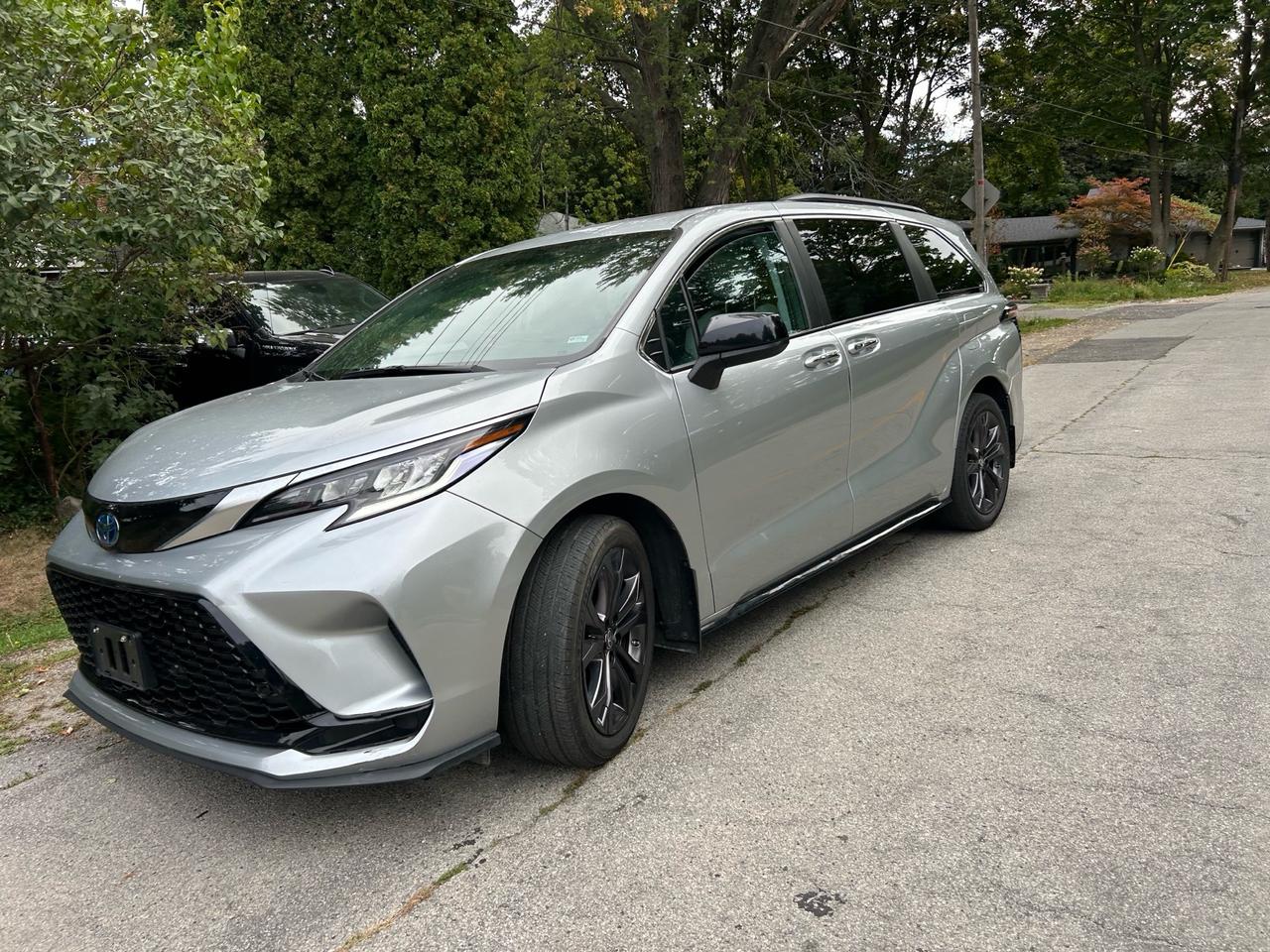 2022 Toyota Sienna LE 8-Passenger FWD Photo5