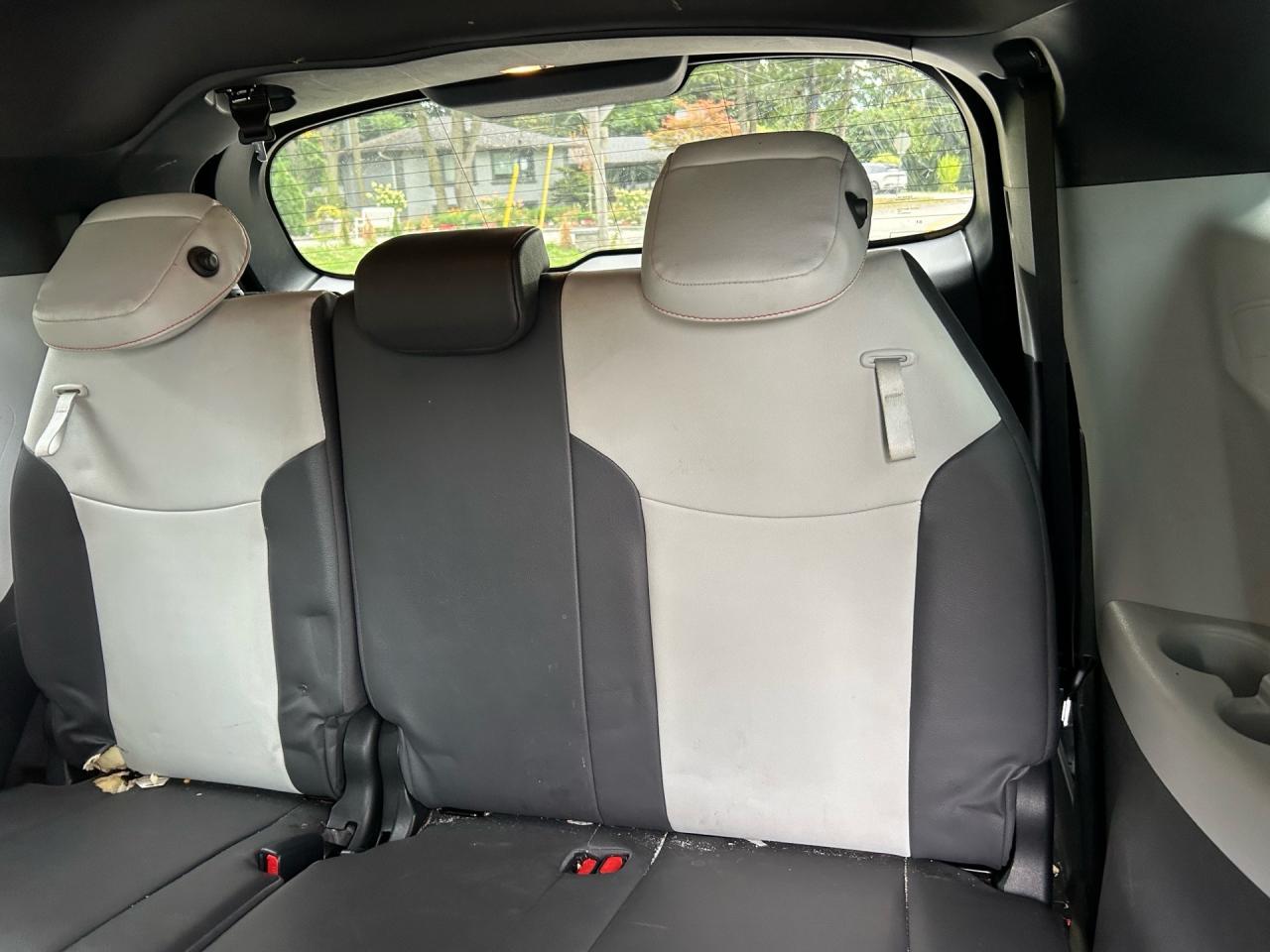 2022 Toyota Sienna LE 8-Passenger FWD Photo