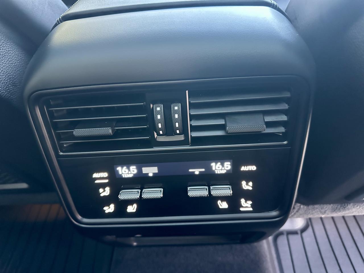 2024 Porsche Cayenne S COUPE PREM PLUS SPORTS CHRONO WARRNTY FINANCING Photo