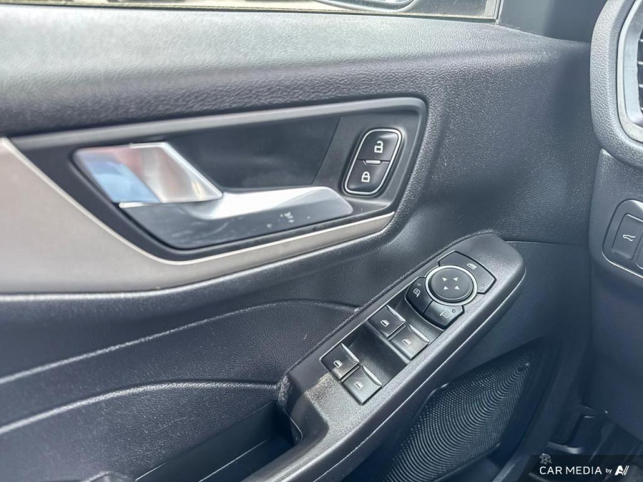 2021 Ford Escape SEL BACKUP CAM   BLUETOOTH   HTD SEATS   KEYLESS E Photo