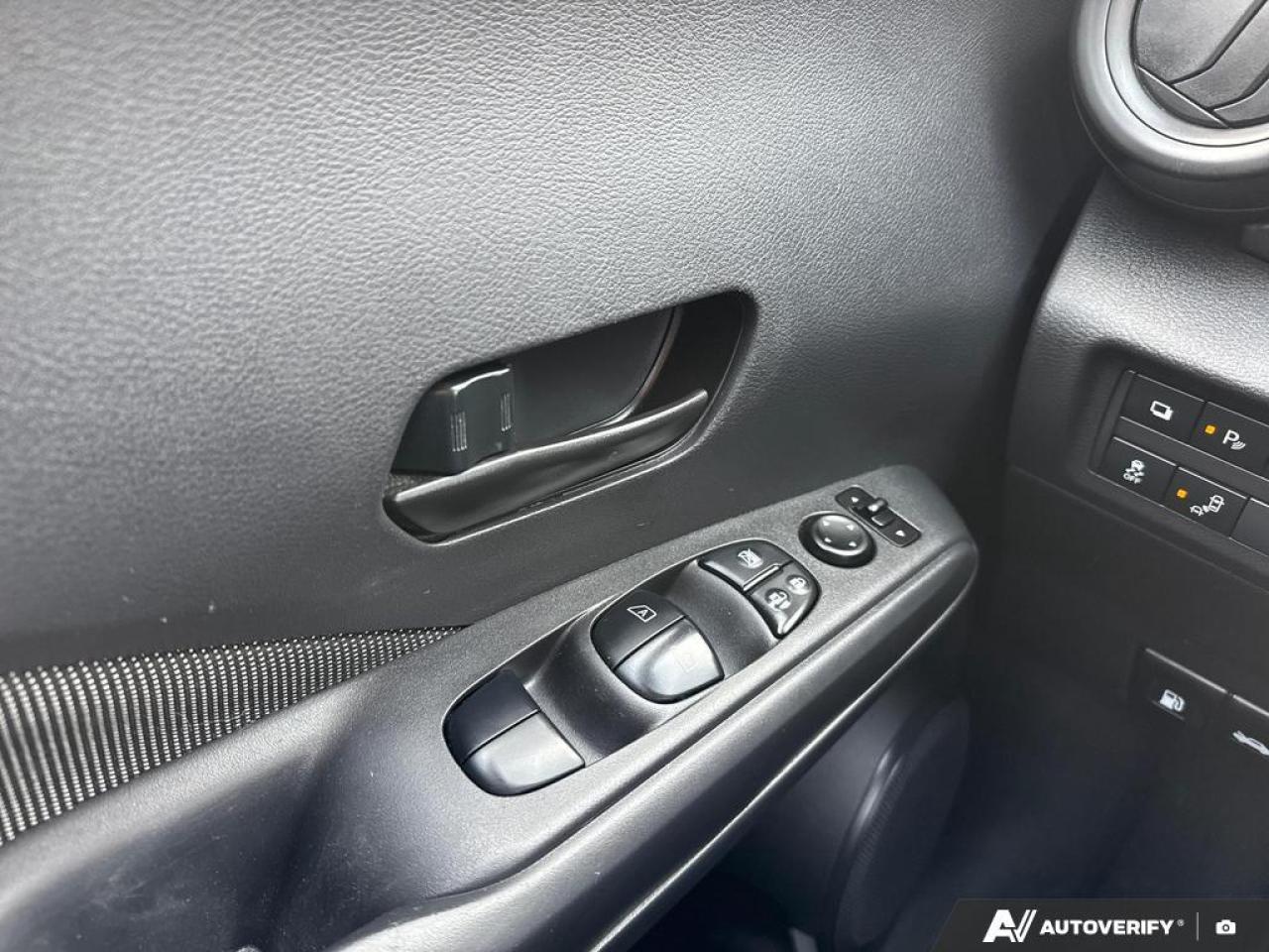 2020 Nissan Kicks S BACKUP CAM   BLUETOOTH   KEYLESS ENTRY   LANE AS Photo