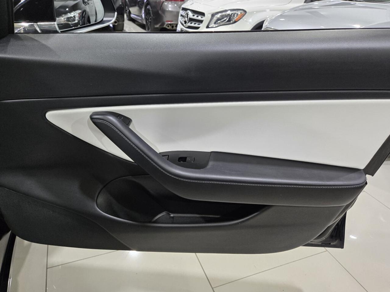 2020 Tesla Model 3 Standard Plus One Owner No Accidents Rear Spoiler Photo