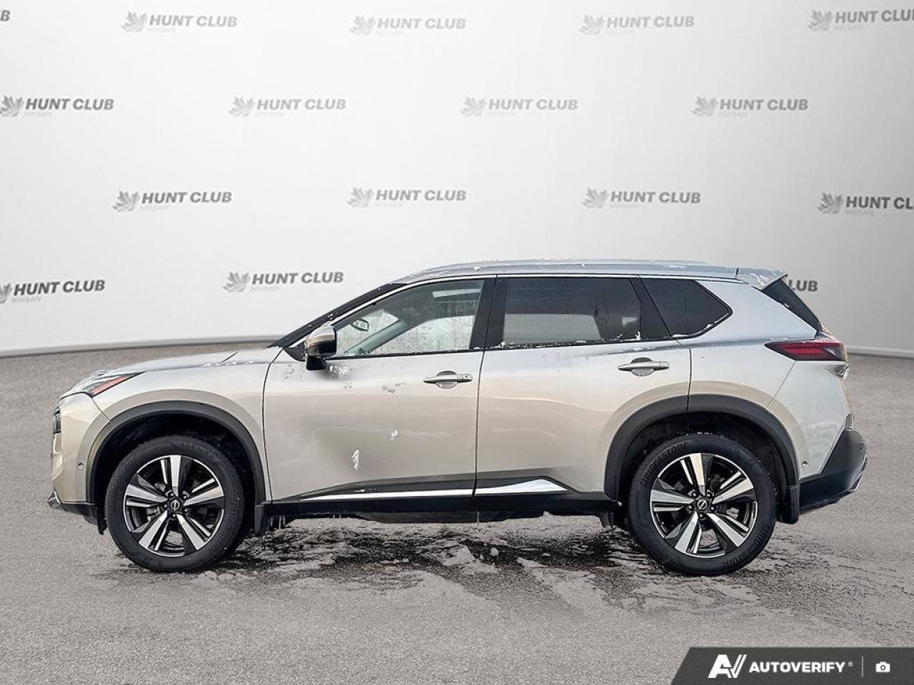 2023 Nissan Rogue SL Photo2