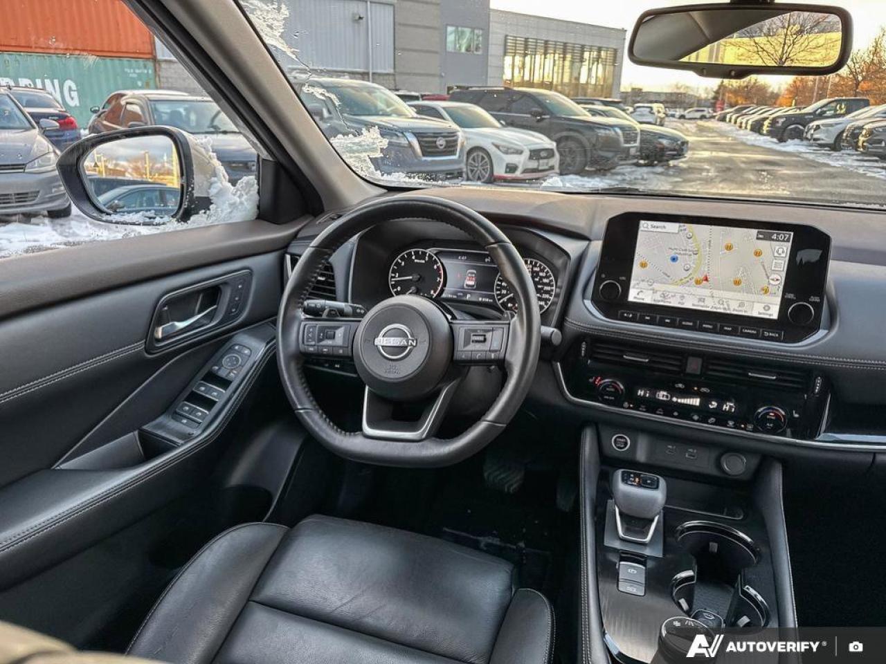 2023 Nissan Rogue SL Photo