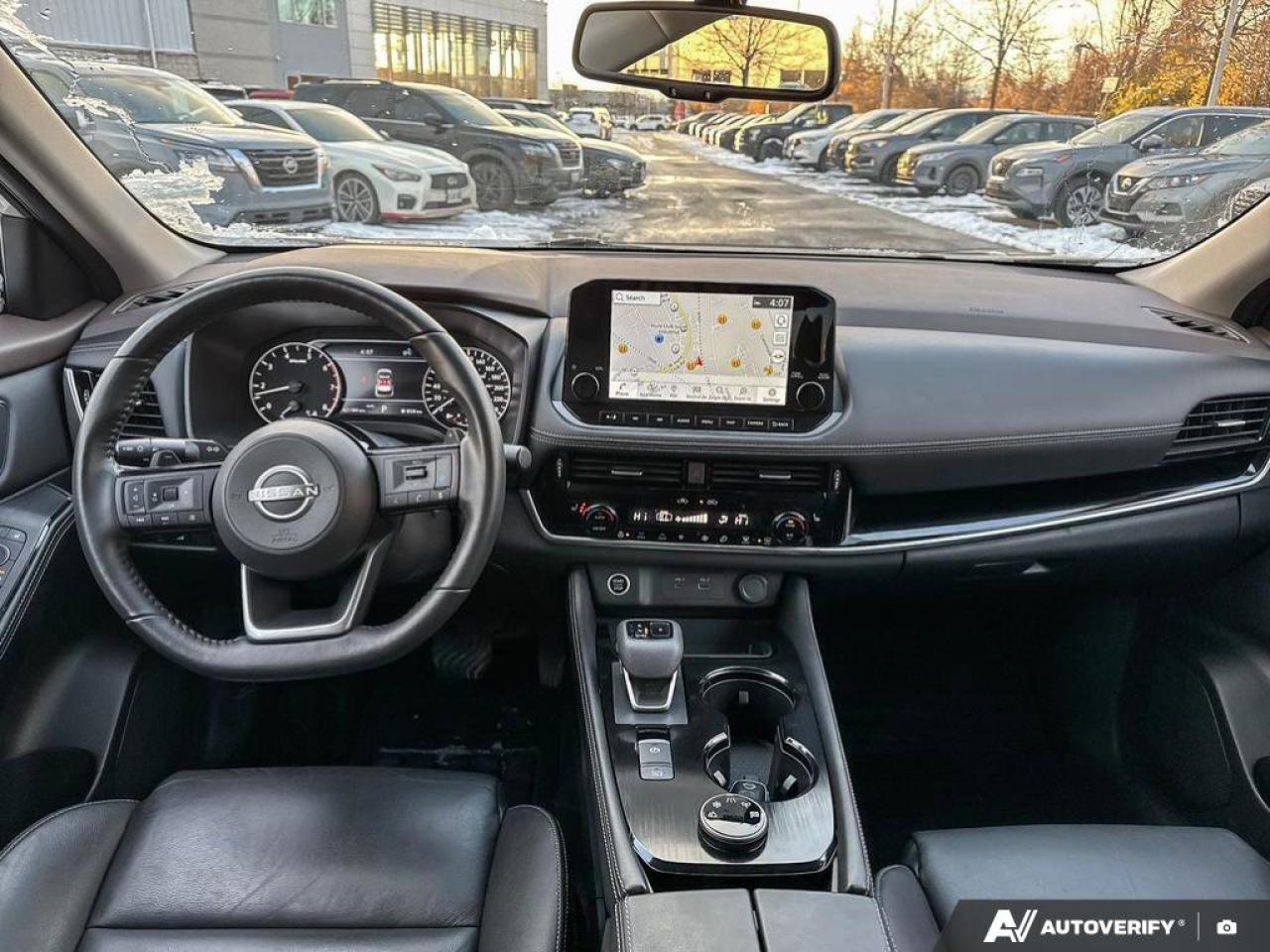 2023 Nissan Rogue SL Photo