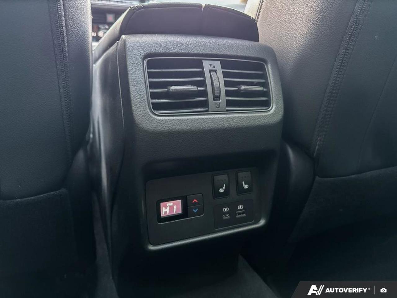 2023 Nissan Rogue SL Photo