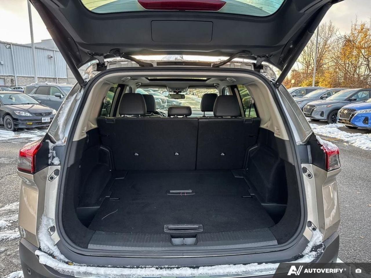 2023 Nissan Rogue SL Photo