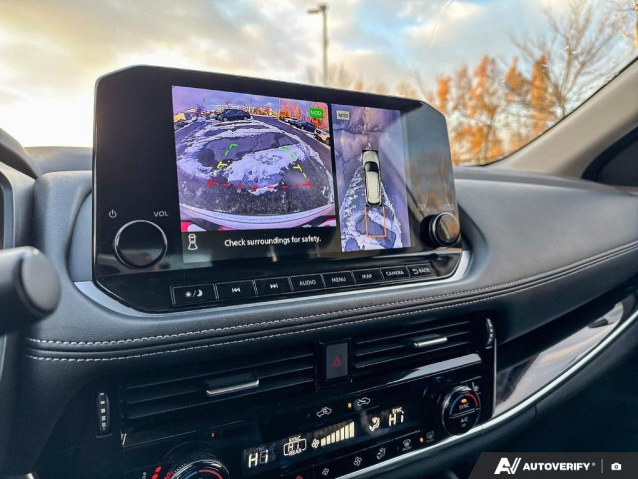 2023 Nissan Rogue SL Photo