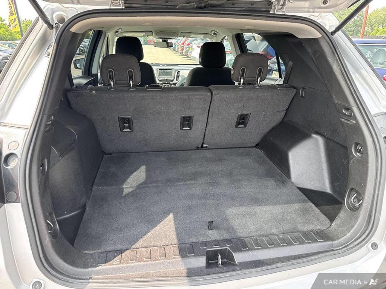 2019 Chevrolet Equinox LS BACKUP CAM   BLUETOOTH   HTD SEATS   KEYLESS EN Photo