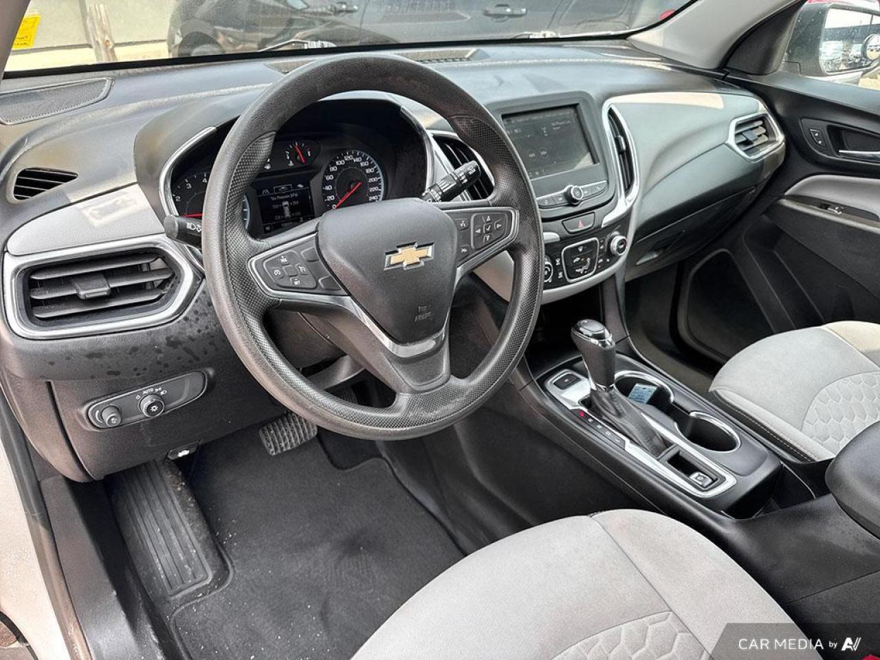 2019 Chevrolet Equinox LS BACKUP CAM   BLUETOOTH   HTD SEATS   KEYLESS EN Photo