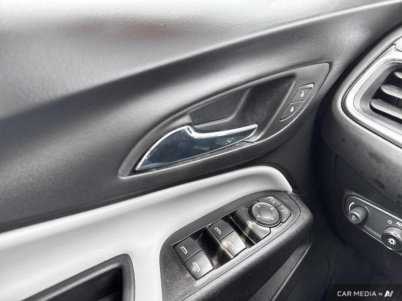 2019 Chevrolet Equinox LS BACKUP CAM   BLUETOOTH   HTD SEATS   KEYLESS EN Photo