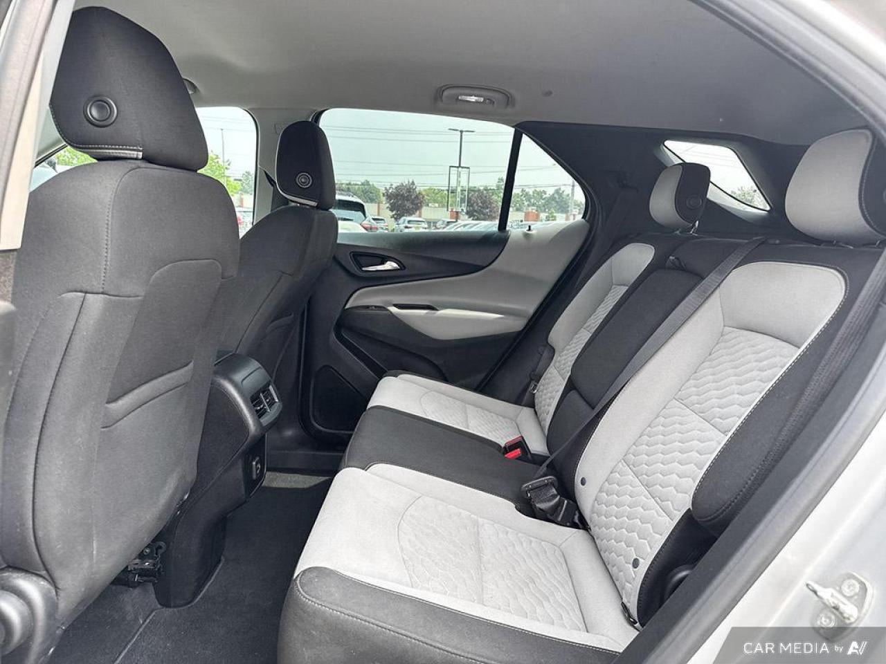 2019 Chevrolet Equinox LS BACKUP CAM   BLUETOOTH   HTD SEATS   KEYLESS EN Photo