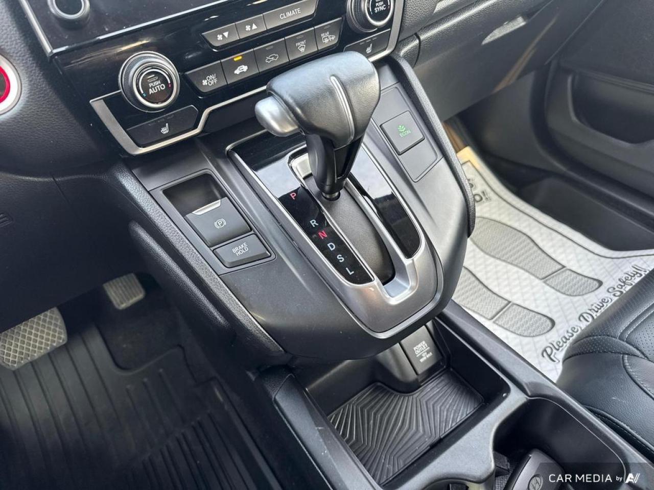 2019 Honda CR-V Touring BACKUP CAM   BLUETOOTH   HTD SEATS   KEYLE Photo