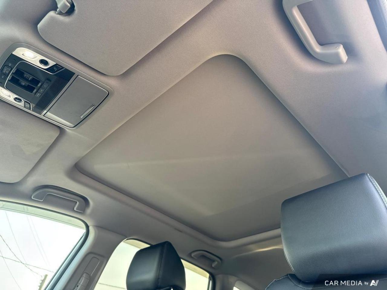 2019 Honda CR-V Touring BACKUP CAM   BLUETOOTH   HTD SEATS   KEYLE Photo