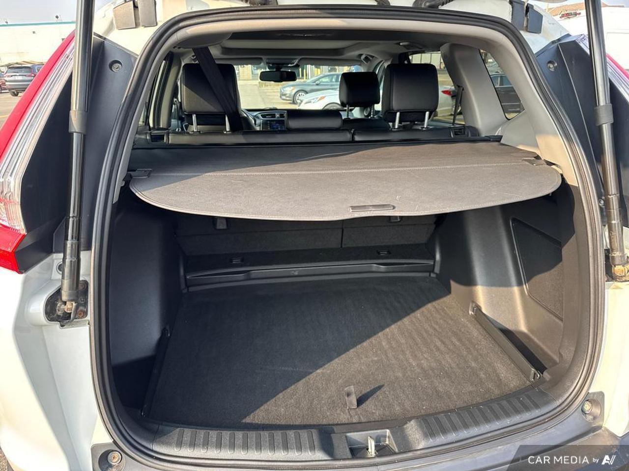 2019 Honda CR-V Touring BACKUP CAM   BLUETOOTH   HTD SEATS   KEYLE Photo