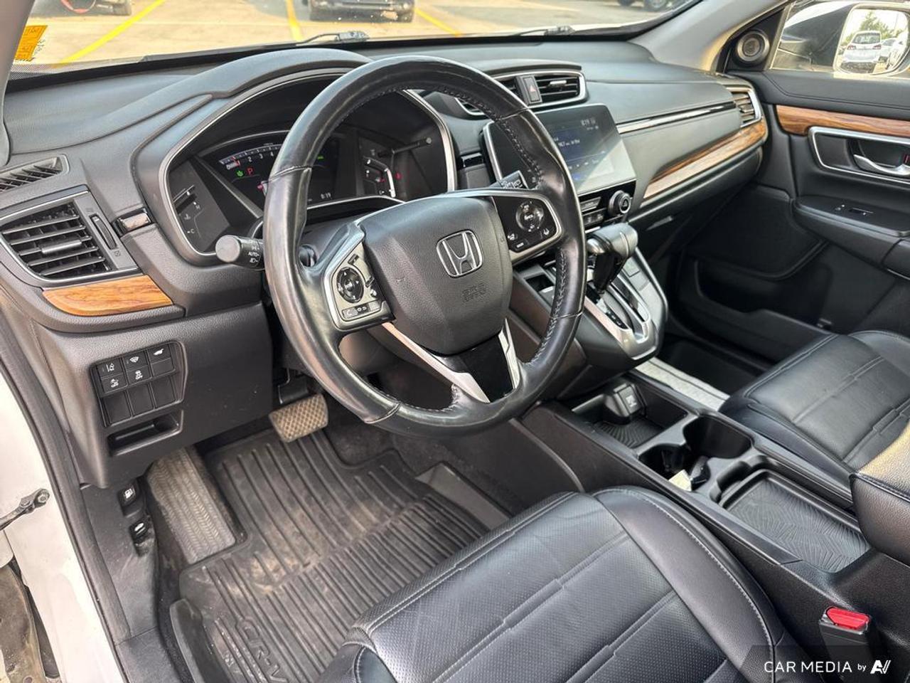 2019 Honda CR-V Touring BACKUP CAM   BLUETOOTH   HTD SEATS   KEYLE Photo