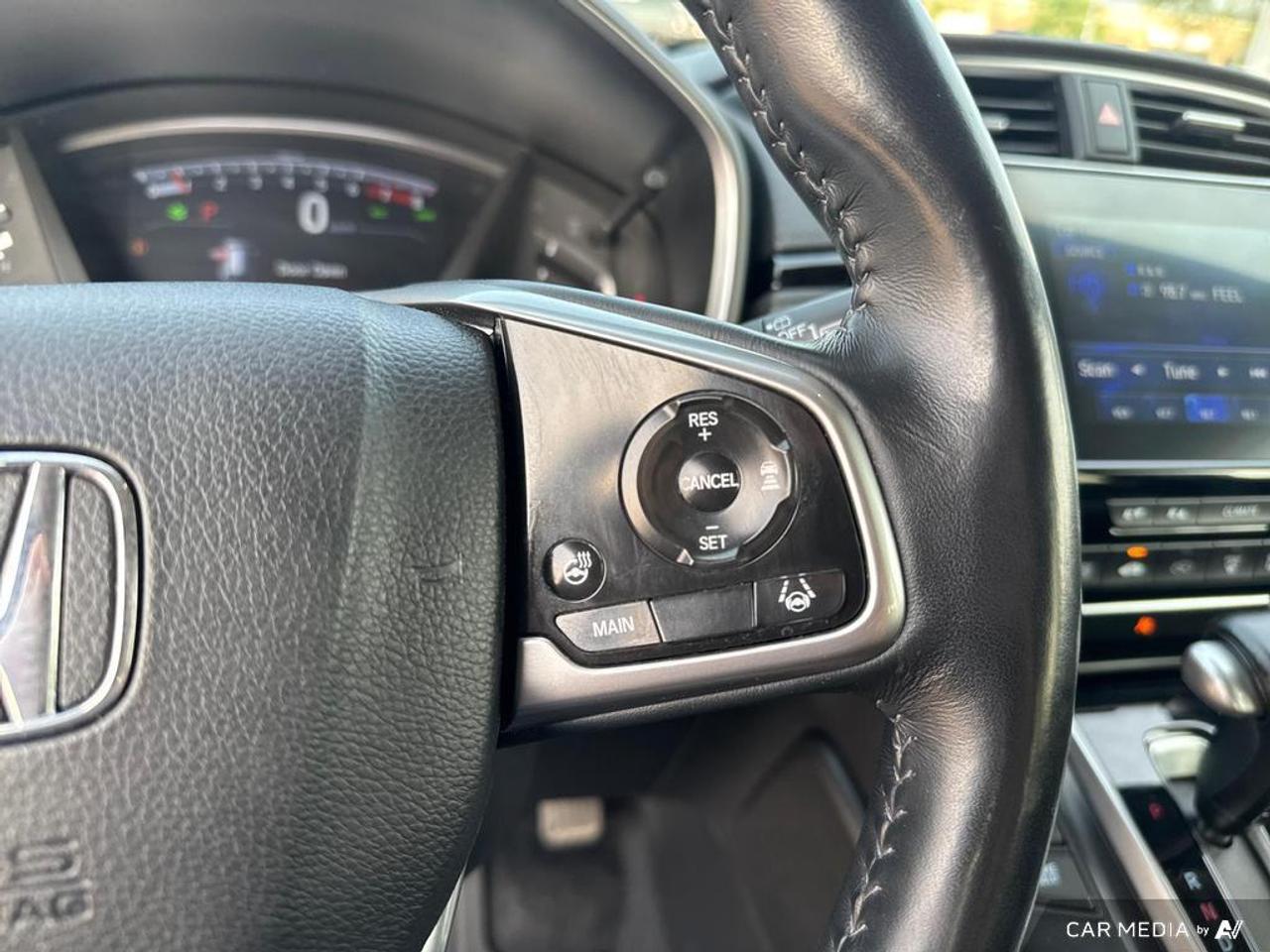 2019 Honda CR-V Touring BACKUP CAM   BLUETOOTH   HTD SEATS   KEYLE Photo