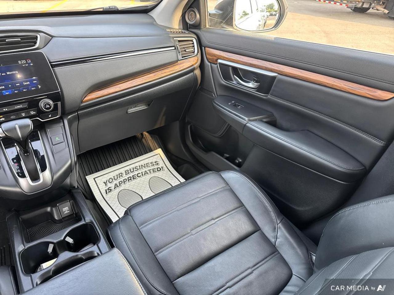 2019 Honda CR-V Touring BACKUP CAM   BLUETOOTH   HTD SEATS   KEYLE Photo