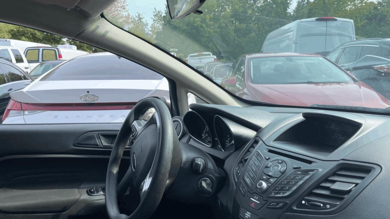 2017 Ford Fiesta 5dr HB SE Photo3