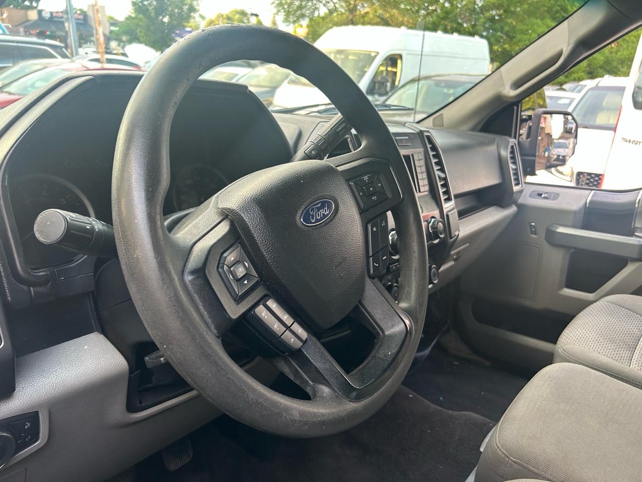 2016 Ford F-150 4WD Supercrew 145 XLT Photo