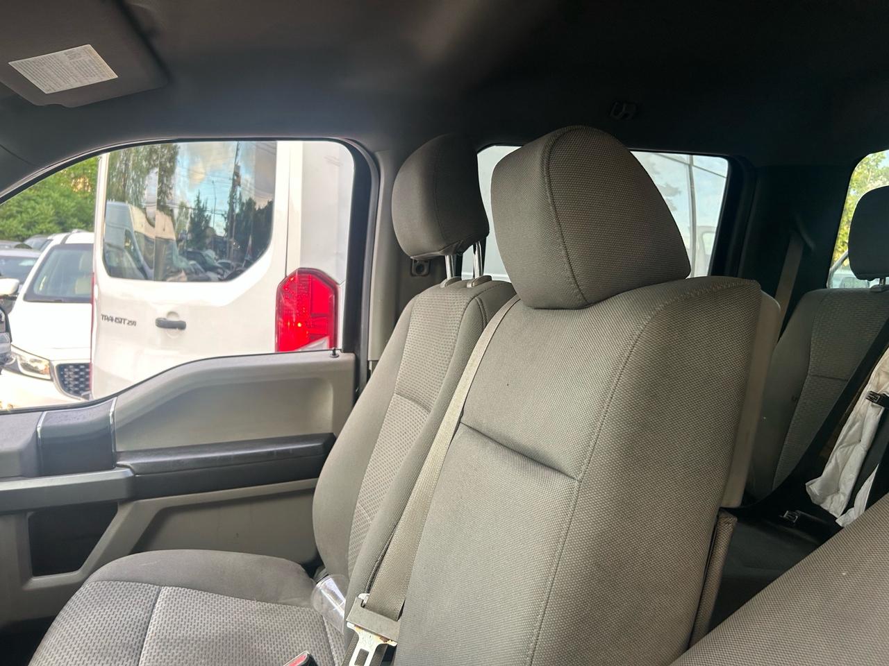 2016 Ford F-150 4WD Supercrew 145 XLT Photo