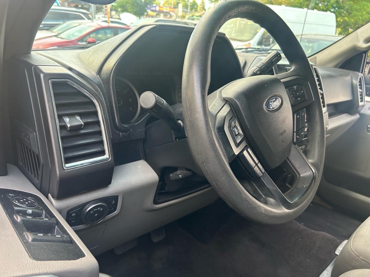 2016 Ford F-150 4WD Supercrew 145 XLT Photo