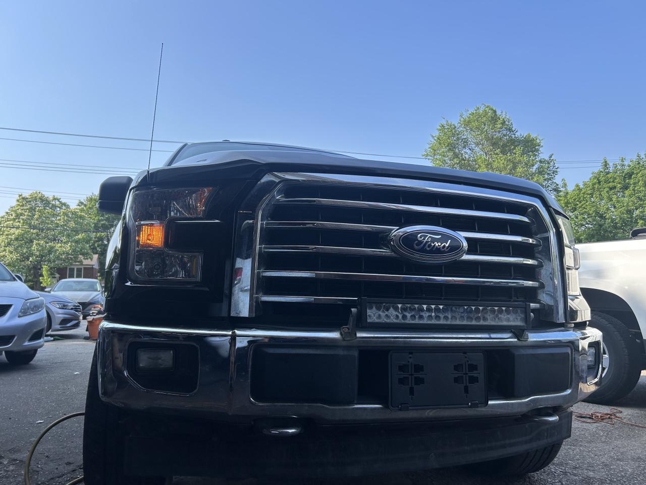 2017 Ford F-150 4WD SuperCrew 145 XL Photo3