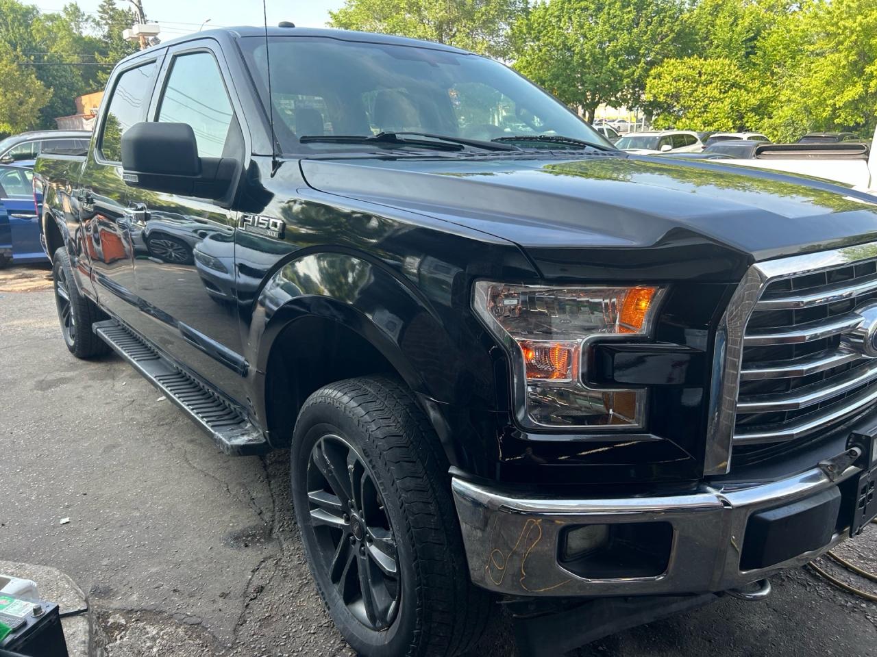 2017 Ford F-150 4WD SuperCrew 145 XL Photo