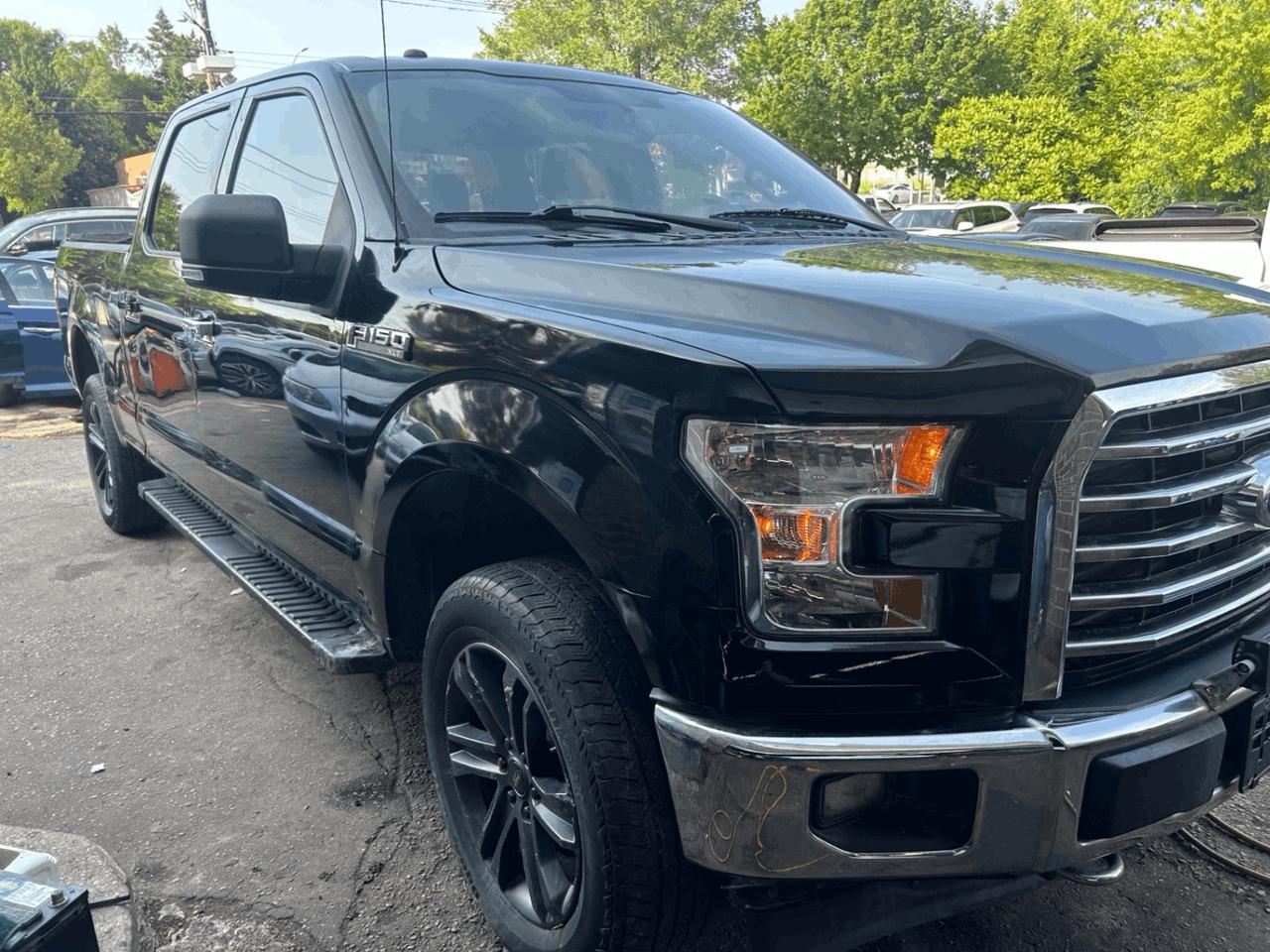 2017 Ford F-150 4WD SuperCrew 145 XL Photo1